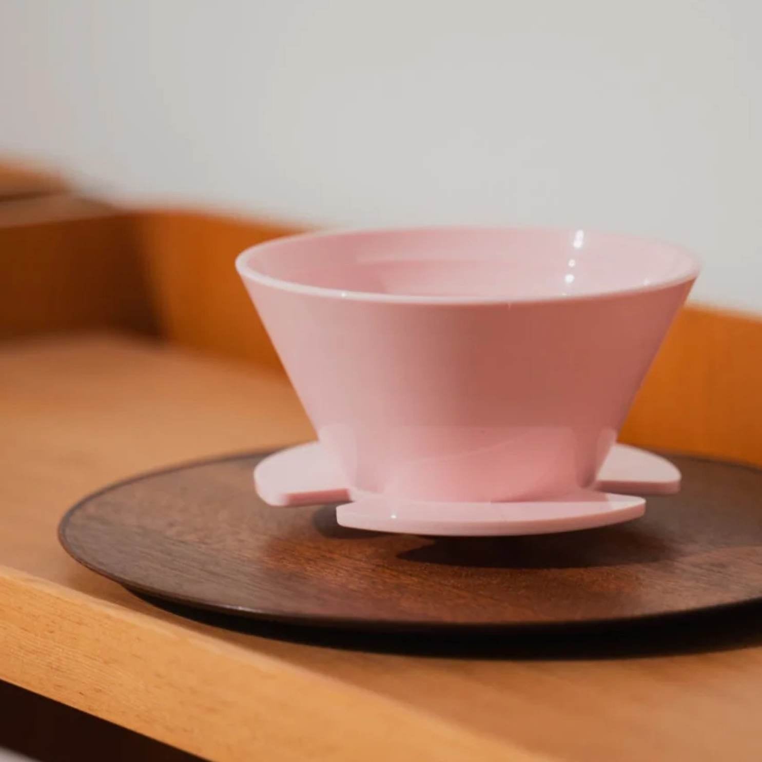April : Plastic Brewer : Coador de Café em Policarbonato Rosa