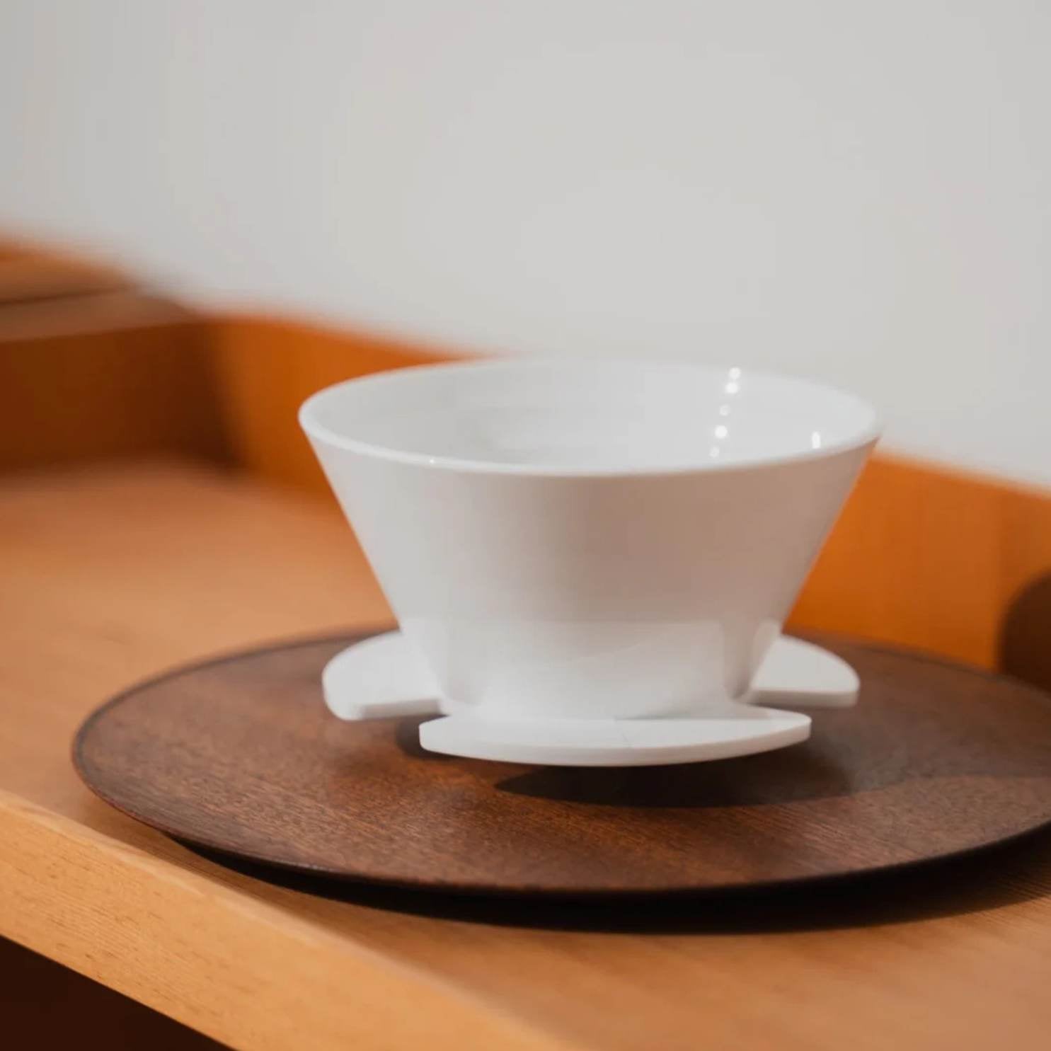 April : Plastic Brewer : Coador de Café em Policarbonato Branco
