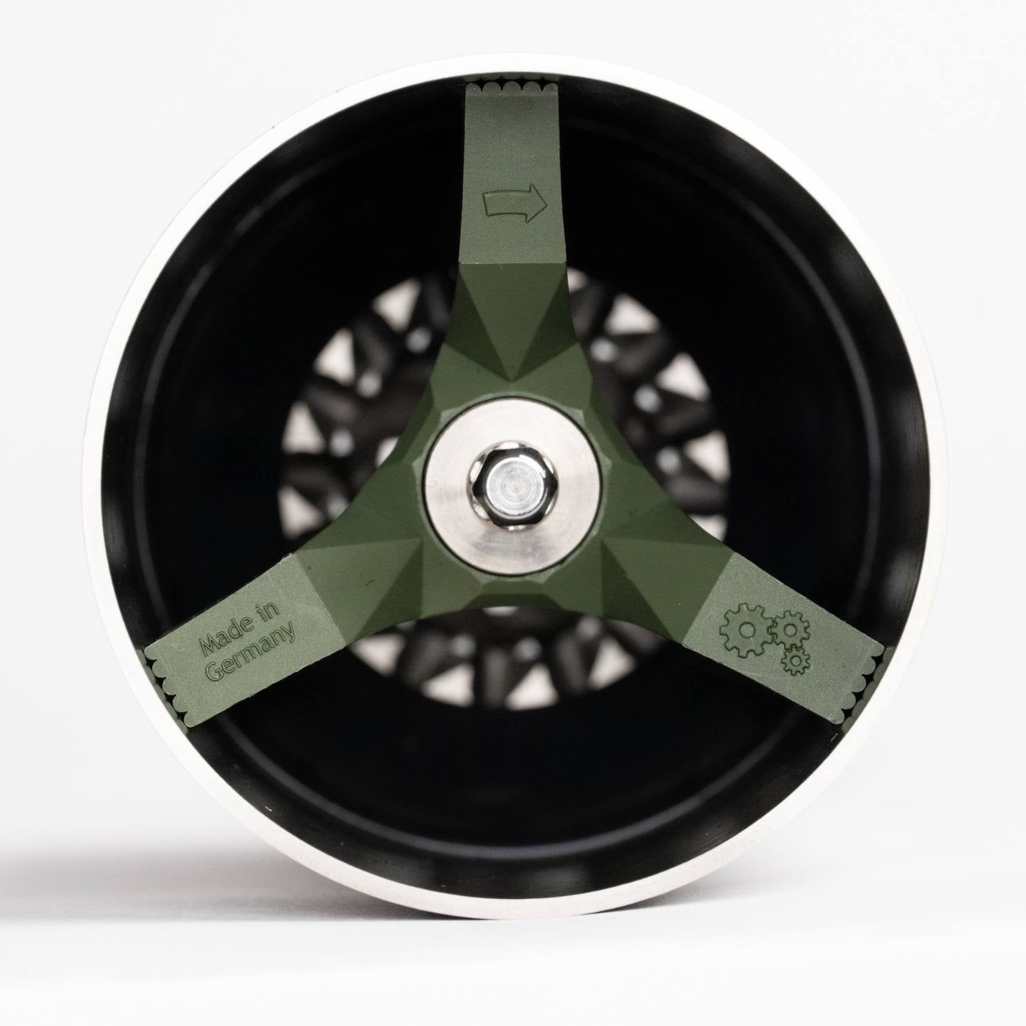 Comandante : C40 LAB Series Tiger Shark